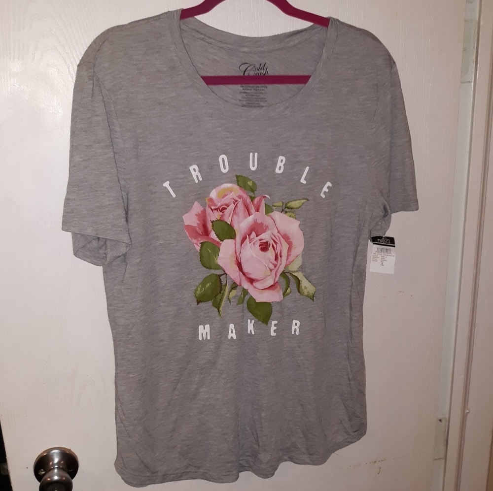 NWT Trouble Maker Roses T-Shirt Women's L Large